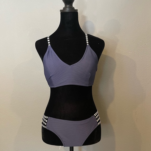 Other - Bikini with cute twist back